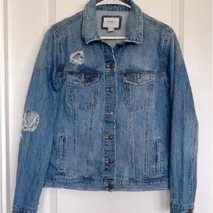 Casual Blue Denim Jacket with Ripped Details